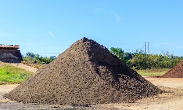Black Dirt Delivery in Shelton