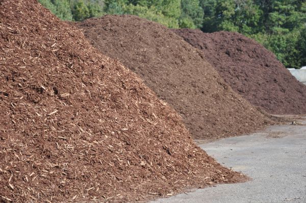 Brown Mulch Delivery in Shelton